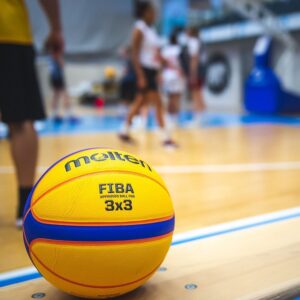 PIŁKA KOSZYKOWA MOLTEN B33T5000  3x3 FIBA - obrazek 3